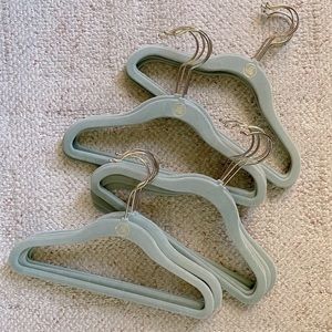 Joy Mangano Kids’ Huggable Hangers, 16 pcs